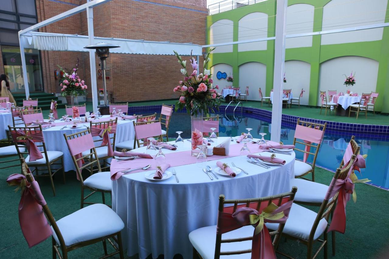 Hotel Ramada By Wyndham Multan Exterior foto