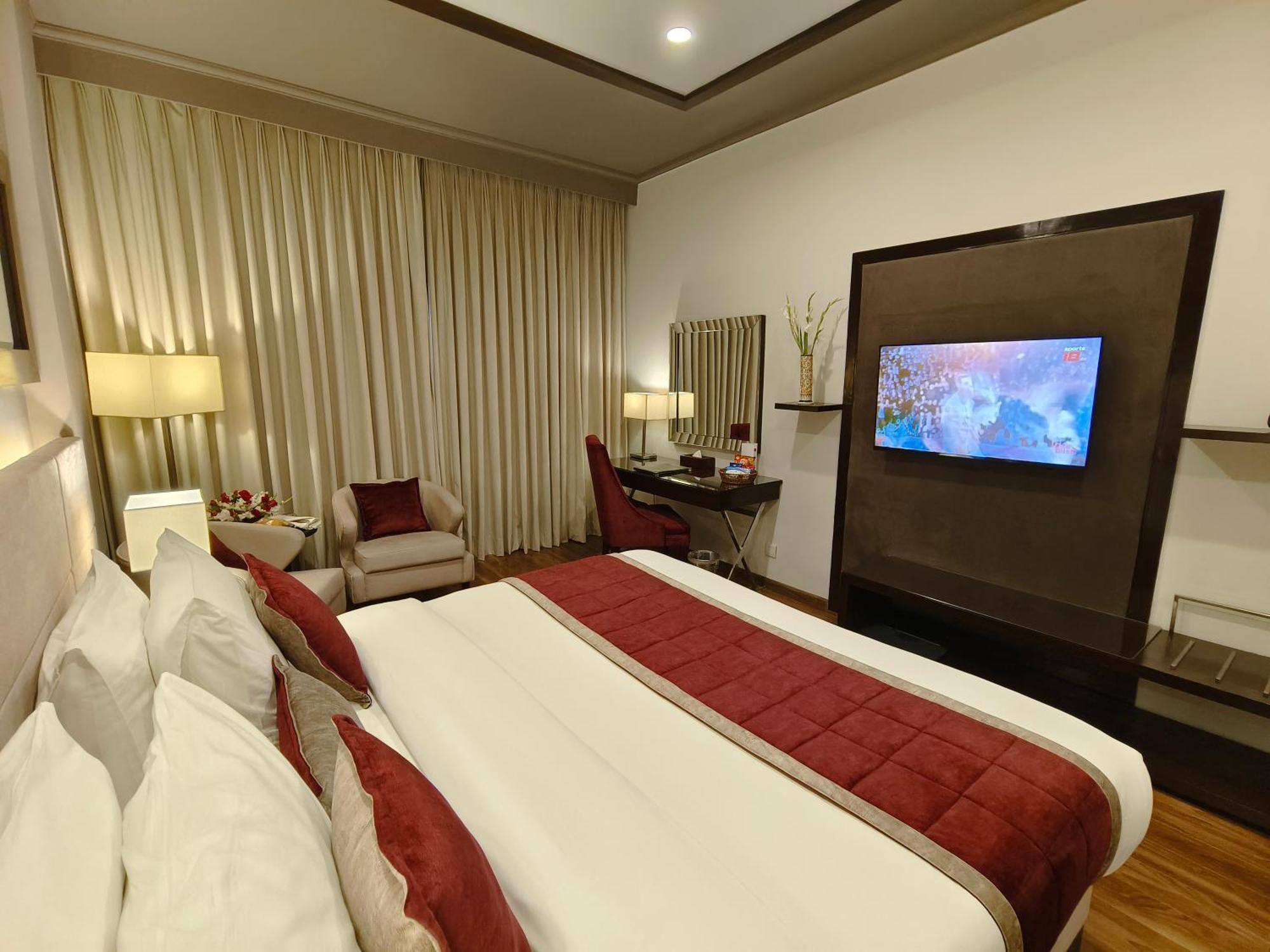 Hotel Ramada By Wyndham Multan Exterior foto