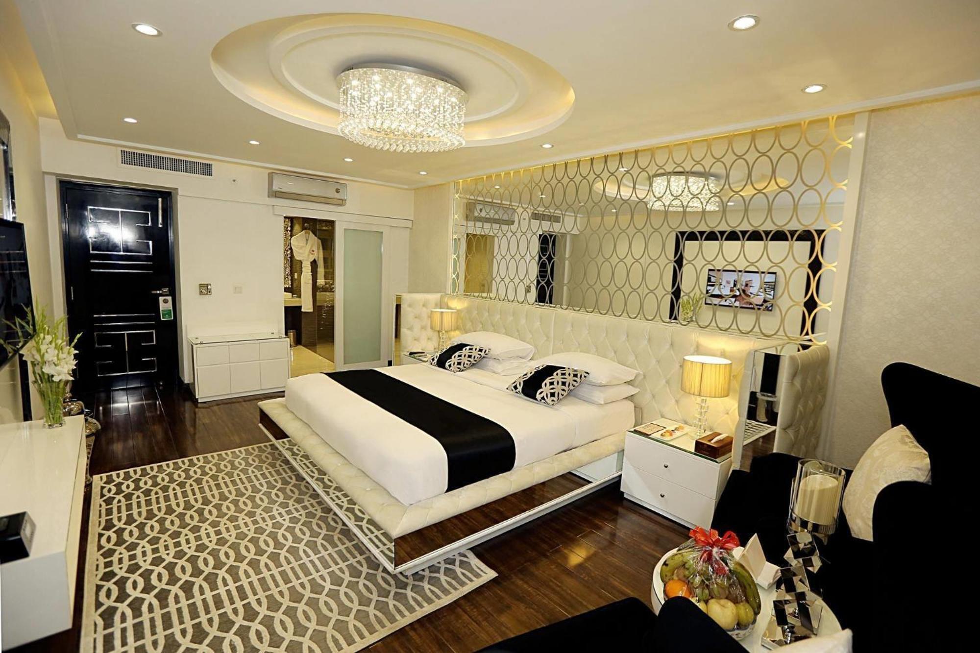 Hotel Ramada By Wyndham Multan Exterior foto