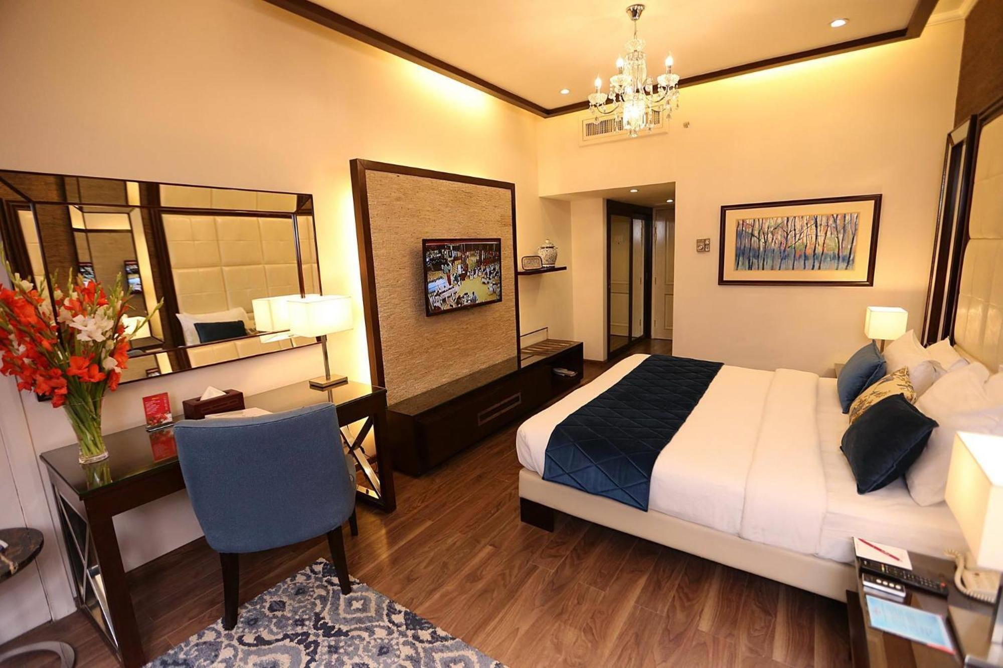 Hotel Ramada By Wyndham Multan Exterior foto