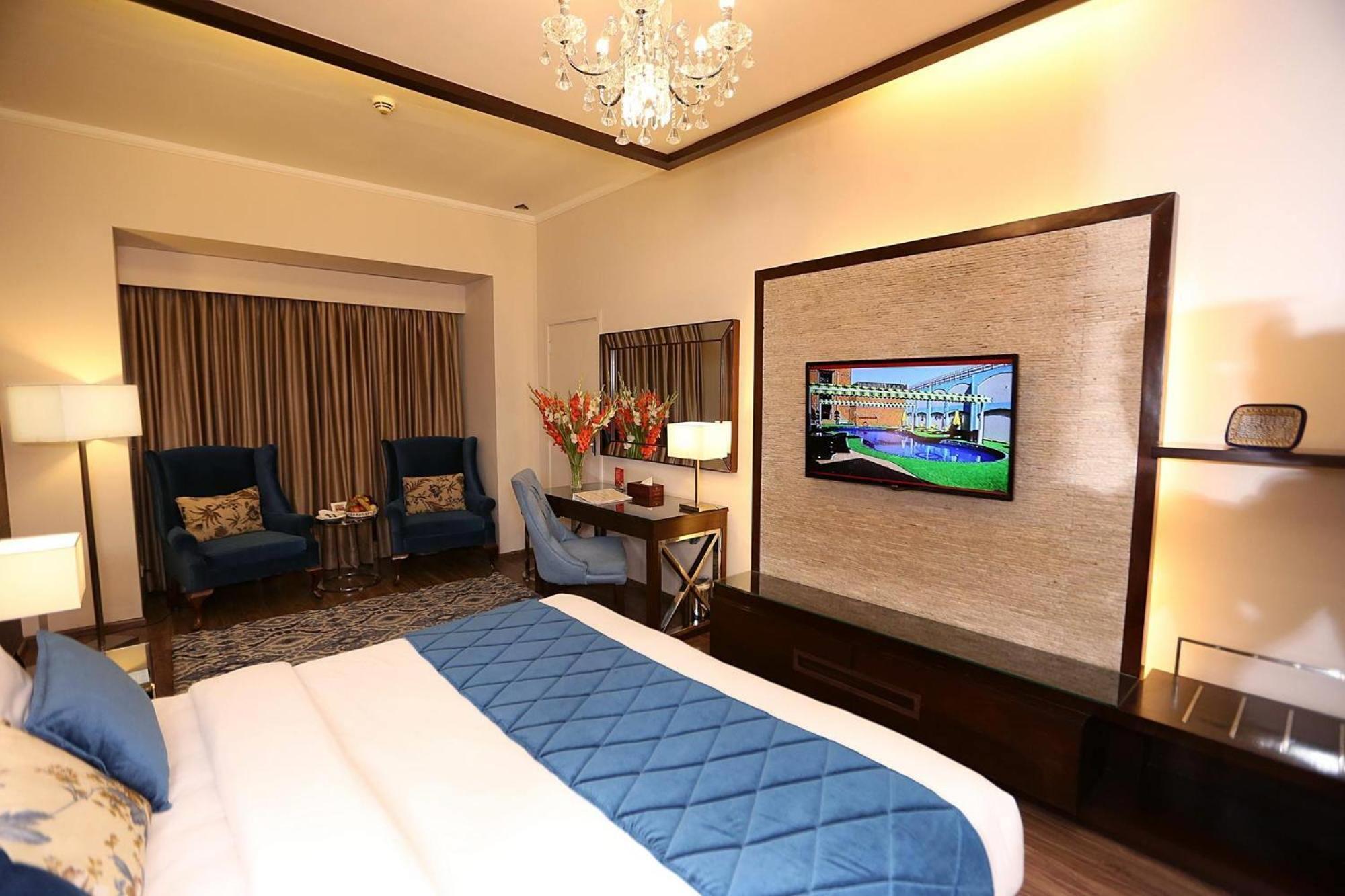 Hotel Ramada By Wyndham Multan Exterior foto